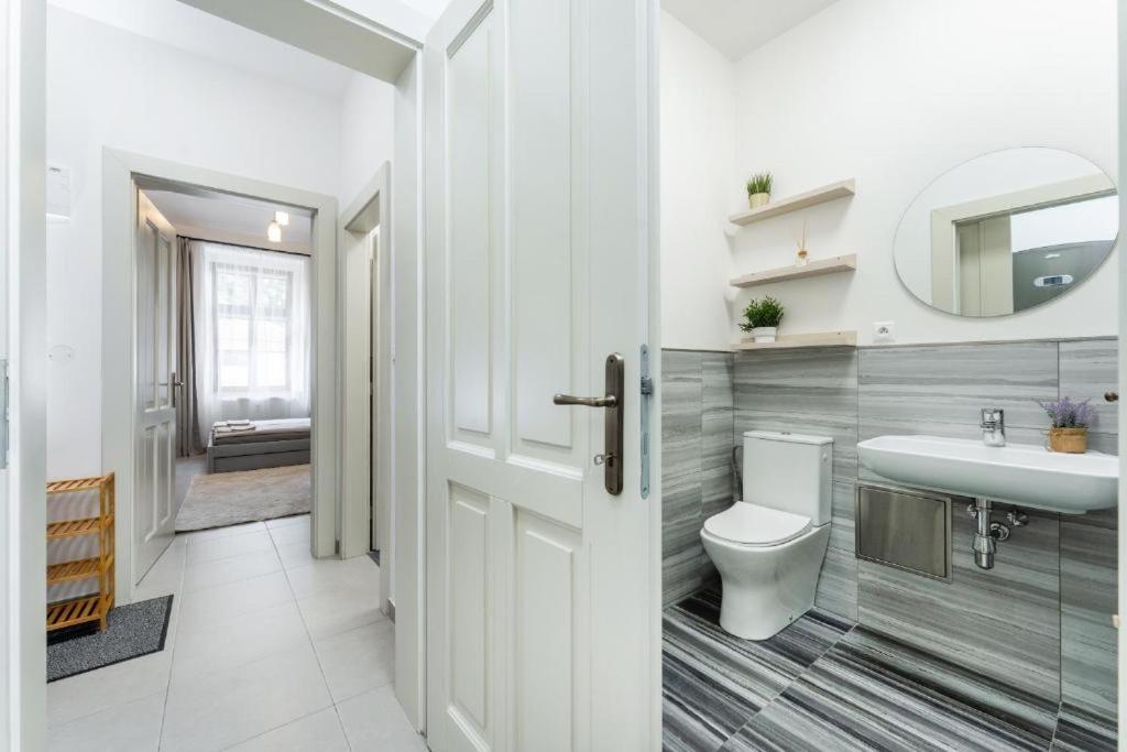 Nice Apartman In New Town Prague Apartment Bagian luar foto